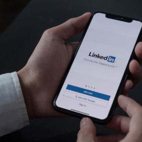 LinkedIn innove avec l’assistant IA pour vos posts